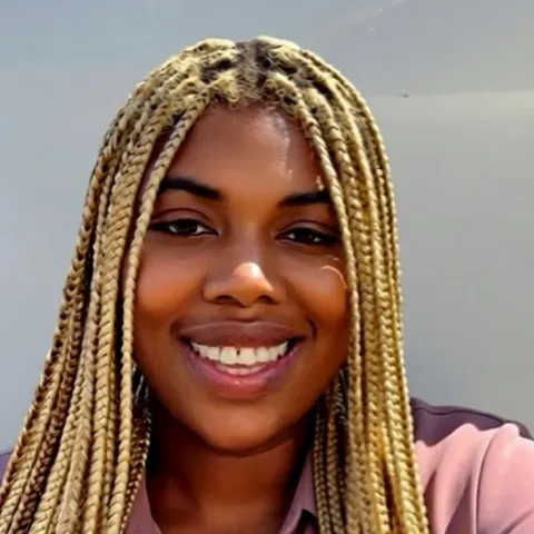 Portrait of Elexis Robinson